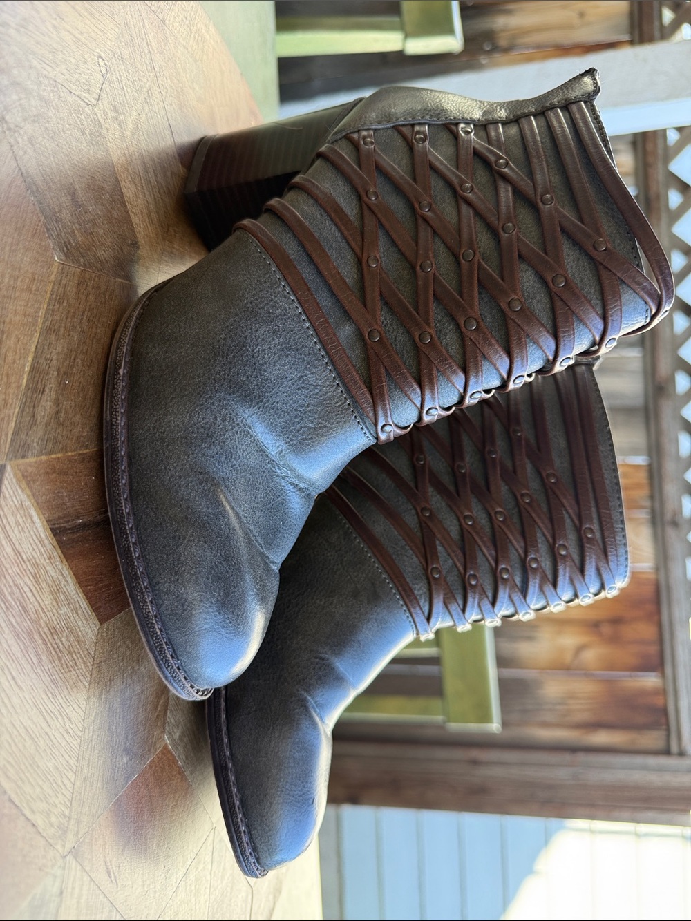 EuroSoft by Sofft Sola Strappy Studded Block Heel Ankle Booties Size 8M